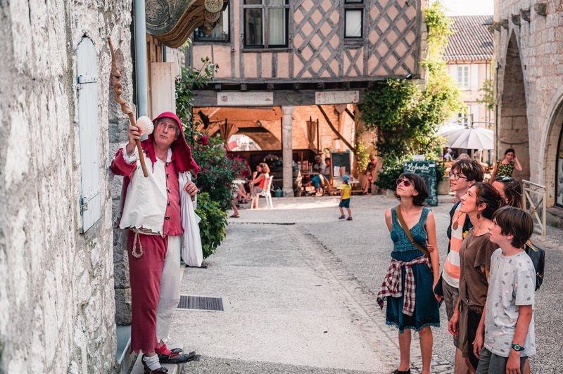 Visite de la bastide de Monflanquin avec Janou ...