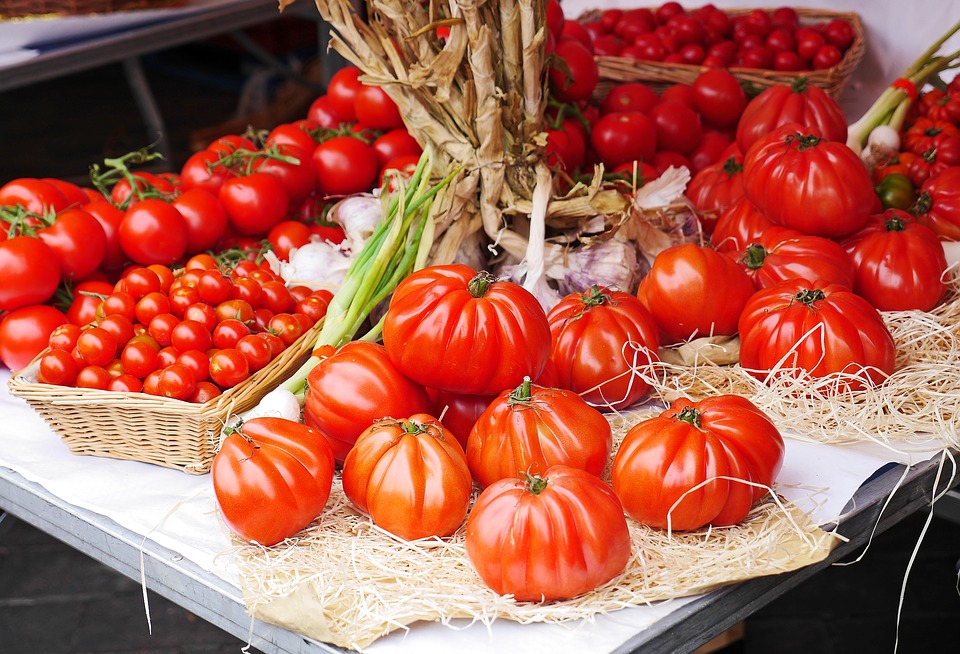 Petit marché de Montagnac-sur-Lède